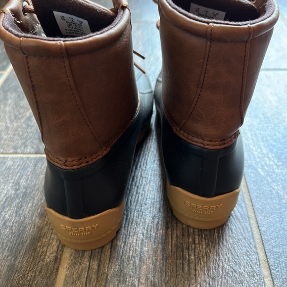 Sperry lined boots - Picture 5 of 9
